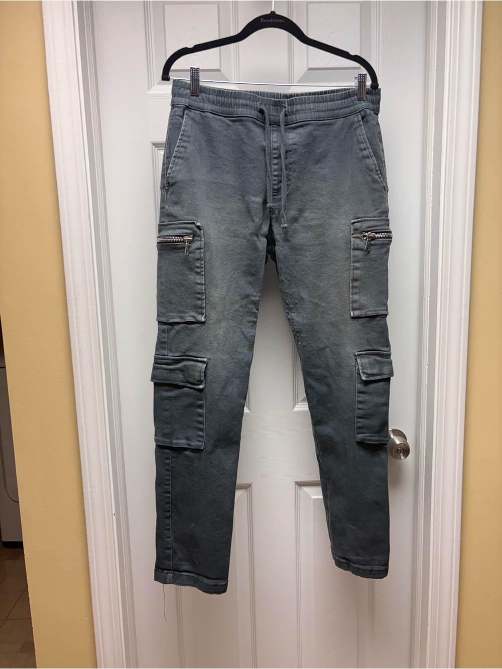 Forever 21 Men’s Gray Cargo Jogger Pants – Size Medium